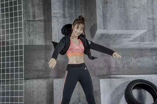 蓝盈莹是一个很努力的人，她是怎么做到这么能量满满的？