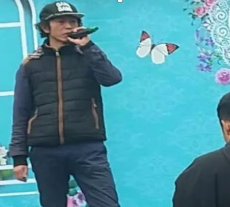 曾因一首神曲爆火，现在沦落到农村商演，庞麦郎到底经历里了什么？