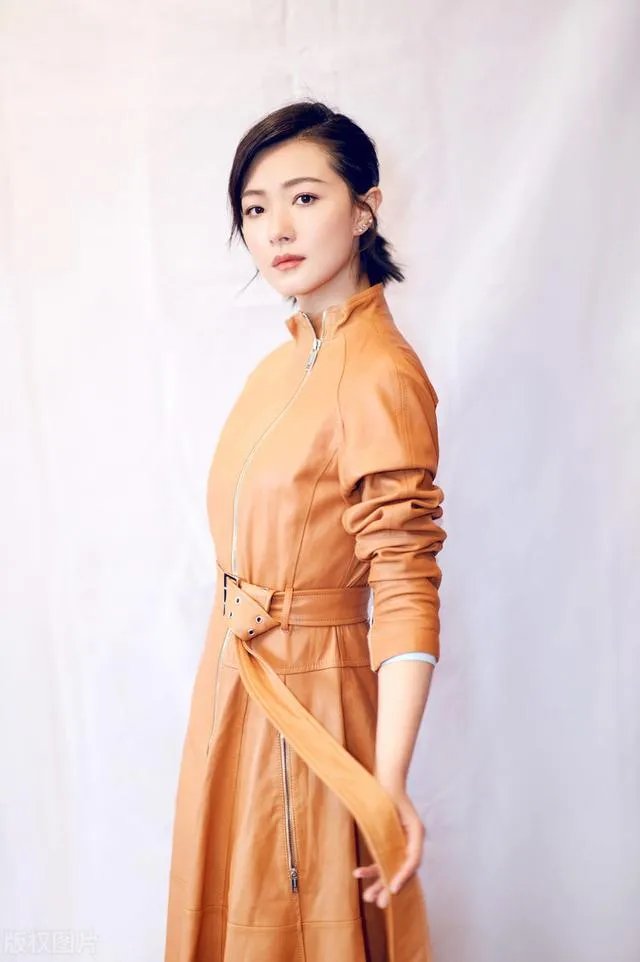 《乘风破浪的姐姐里面，为什么万茜那么受女明星的欢迎？