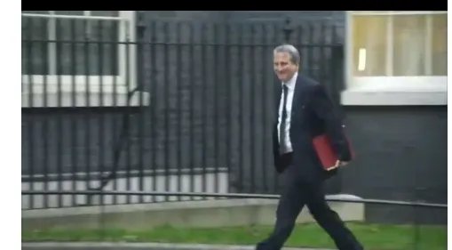 英国国际发展大臣辞职是什么原因？