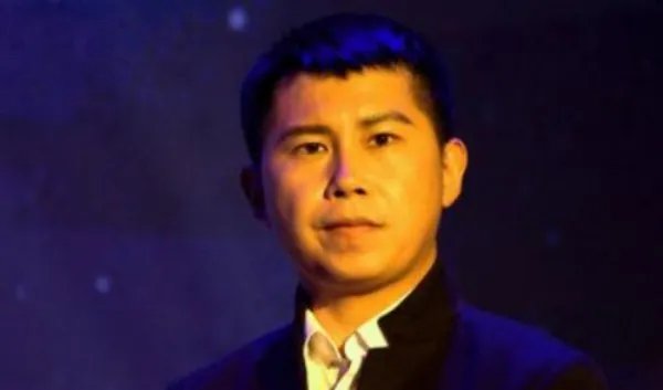 央视称呼何云伟为何伟，是在挑衅吗？