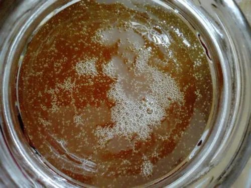 怎样辩认真假蜂蜜有知道吧？谢谢了？