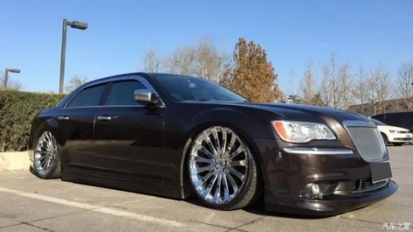 恐高症，新克莱斯勒300C极致低趴改装，谈谈我的感受