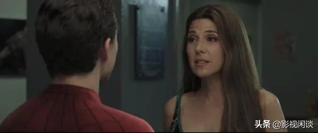 梅姨在《蜘蛛侠》第一部结尾知道了帕克的身份，第二部就这么坦然接受了吗？不担心吗？