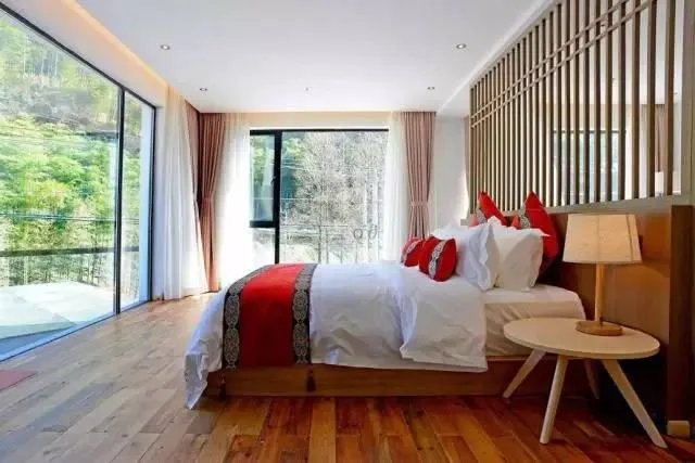 【莫干山民宿游学】探秘裸心堡等8大网红民宿的经营之道，学习7位行业大咖的民宿“真经”