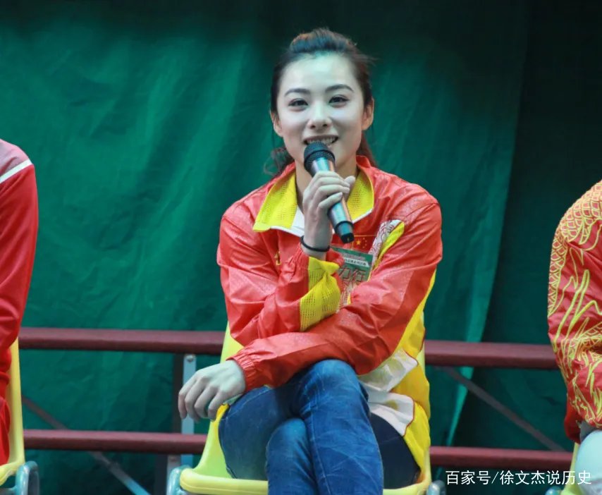 刘璇大方回应老公家世，她的回答为何让全网点赞？