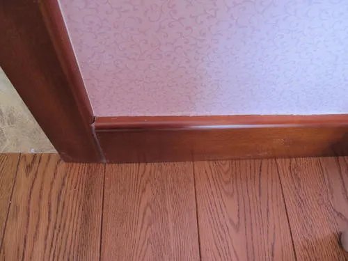 实木踢脚线用什么胶粘接牢固