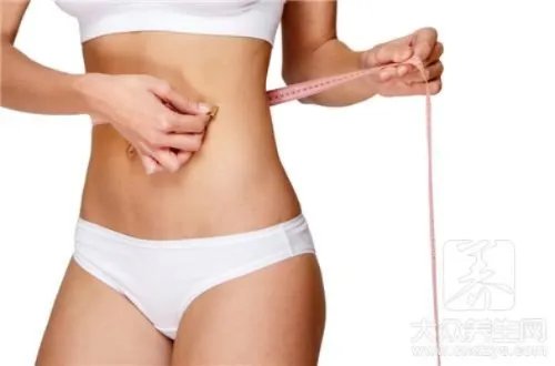 晚上用白醋巧瘦腰腹怎么做呢?