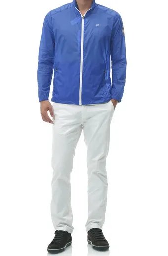 怎么搭配，宝蓝色上衣搭配什么裤子好看