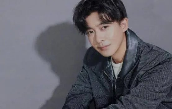 李佳航参加节目后，为什么被网友批评？