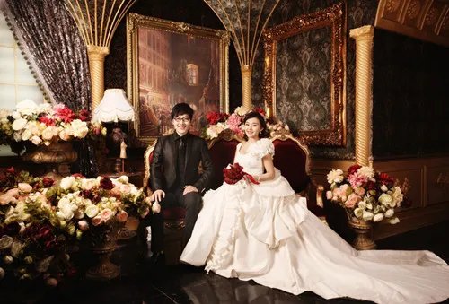 西式婚纱照图片大全  拍婚纱照怎么笑好看