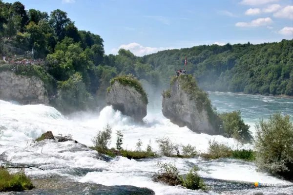世界九大壮丽瀑布的莱茵河瀑布
