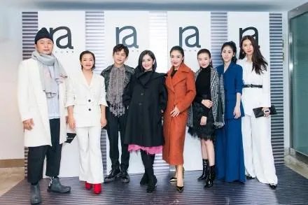 你怎么看“谢娜分析维密奚梦瑶摔倒真正原因”？