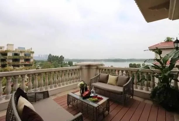 露天做个花园可以这么漂亮，昆明有钱人都这样装，羡慕