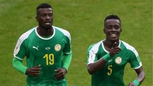 世界杯小组赛是怎么排名的？