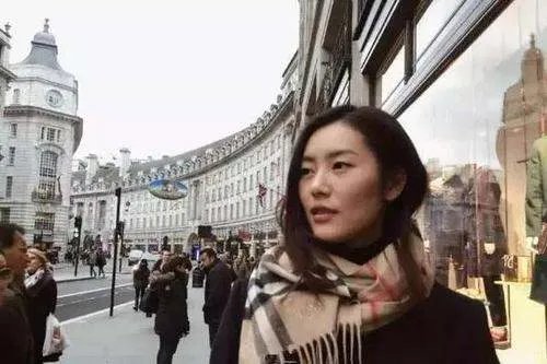 刘雯解约辱华品牌为什么会遭到四大时尚品牌的封杀？