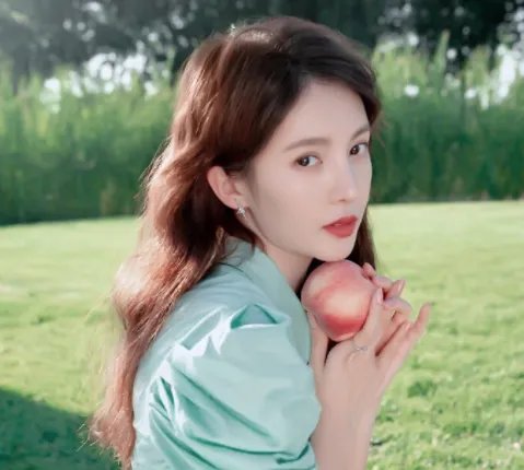 金晨5G在线辟谣新恋情，目前她的感情状况如何？