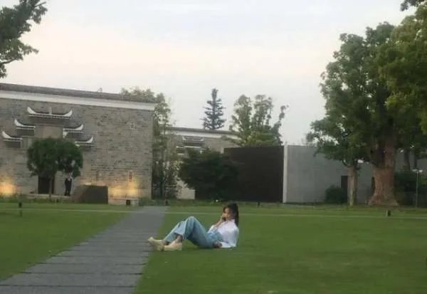 王艺如何回应出轨问题的？