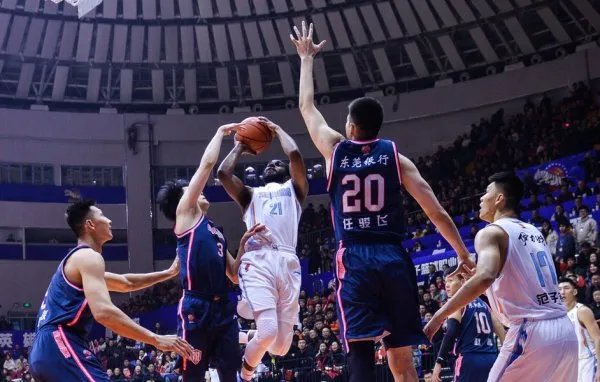 新疆男篮为何放弃克拉克?