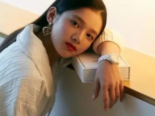 张婧仪和彭昱畅什么关系 张婧仪在哪里读大学