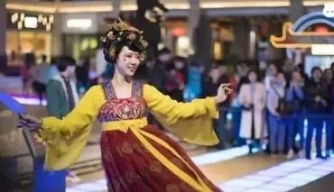 演员表演设备断裂,究竟是怎么回事?