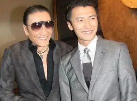 谢贤早年照片流出，网友直呼十个谢霆锋都没他帅，他到底有多帅？