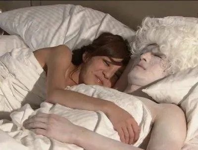 美嘉的孩子是谁的啊