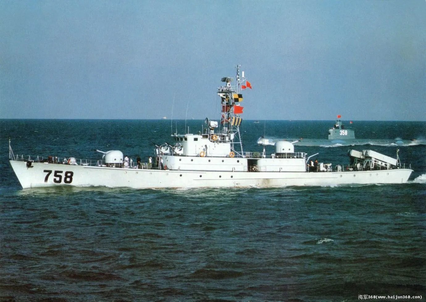 红星级导弹艇的设计结构