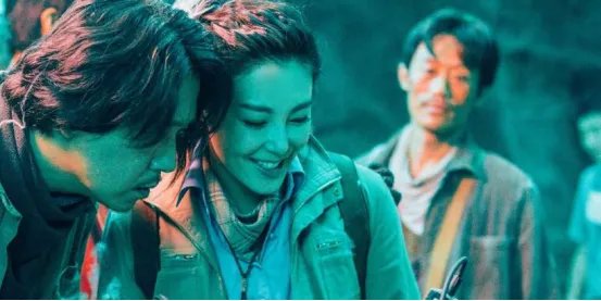 潘粤明的《鬼吹灯》系列为什么会一下子连拍了五部？