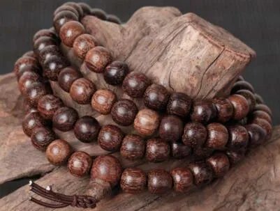 沉香木佛珠的鉴别技巧 如何判断真假沉香木