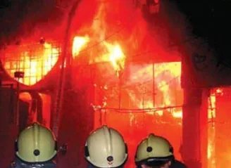 河北一商场发生火灾，现场情况如何？