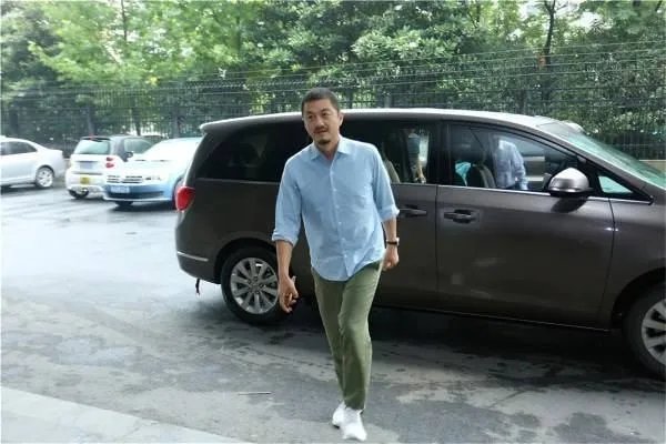 李亚鹏曾经和周迅有过一段即将有结果的爱情，但最终为什么没有步入婚姻的殿堂呢？