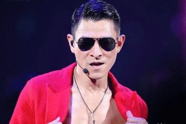 为何有人说，1999年红馆演唱会是刘德华最公认的经典呢？