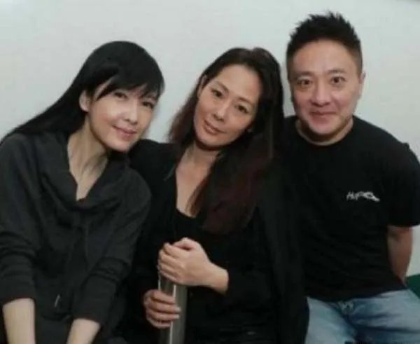 还记得港星关淑怡吗?当初跟和尚生下儿子,隐藏12年孩子后来怎么样?