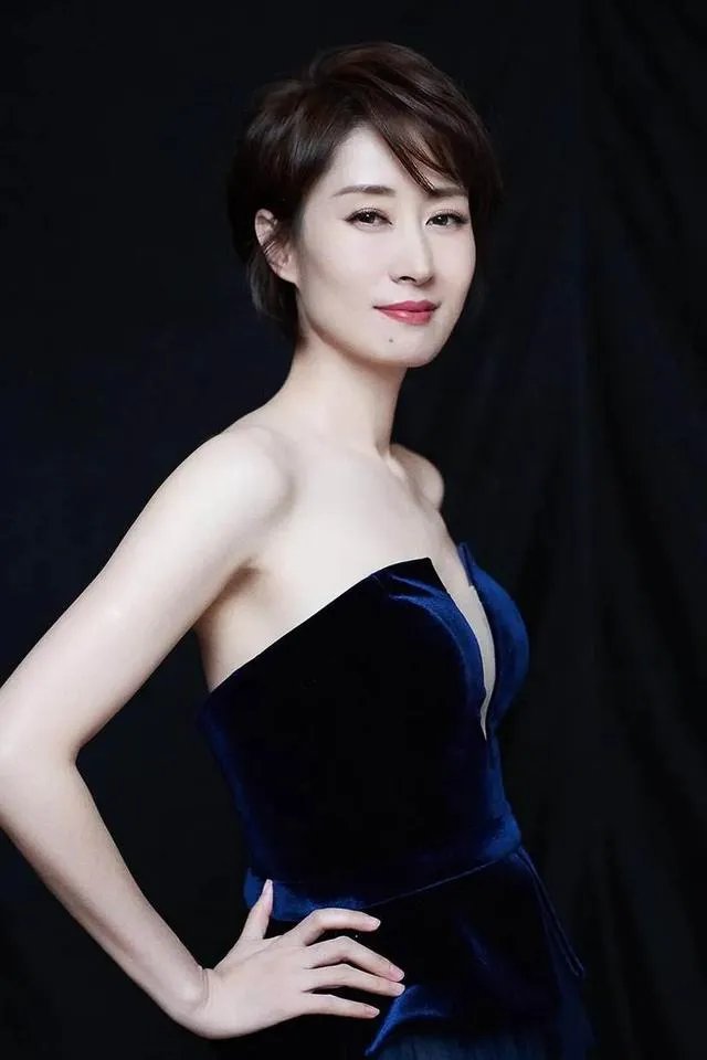 为什么刘敏涛能凭借一首歌一夜爆红？