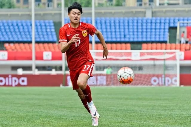 如何评价杨立瑜本赛季的表现？