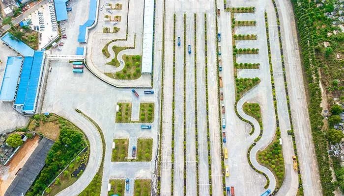 2021郑州车管所周末上班吗