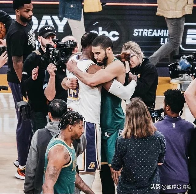 击败凯尔特人后，湖人目前43胜12负，他们锁定西部第一的概率大吗？如何评价？