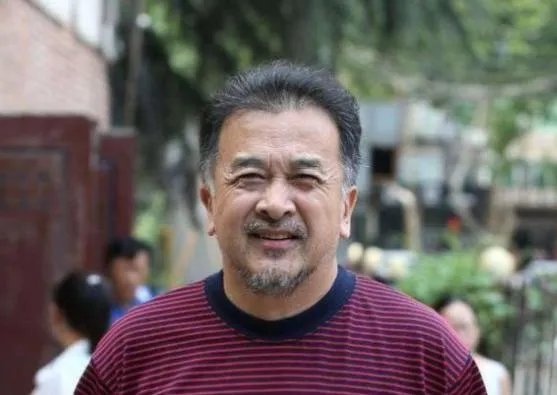 连上24次春晚，被免职后“消失”5年的黄宏，现状如何？