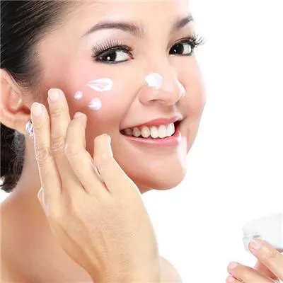 哪家治青春痘医院好青春痘是怎么引起的