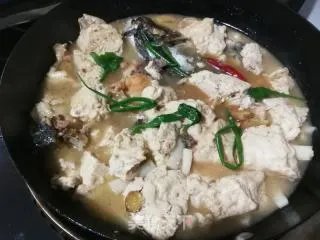 鲢鱼炖豆腐