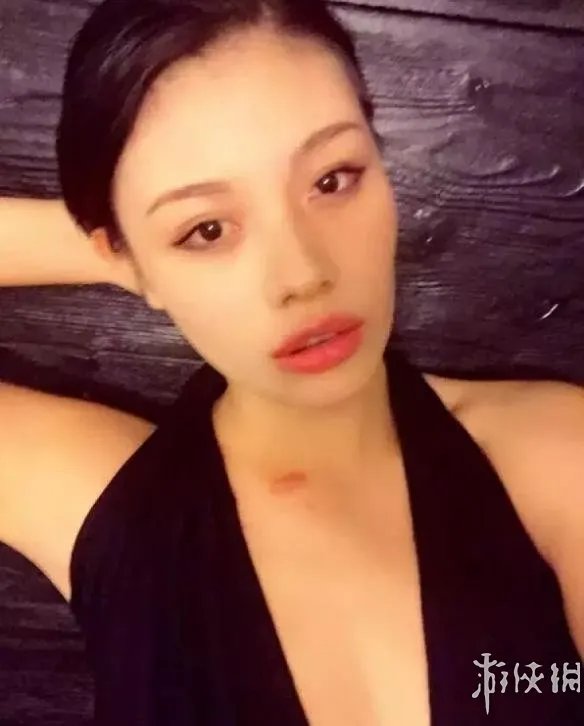 生了，汪峰终于上头条！章子怡美国产女晒三口牵手照