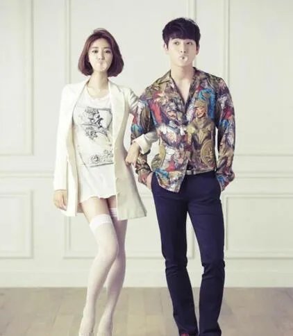 我们结婚了珍惜夫妇拍画报 郑珍云高俊熙充满爱意