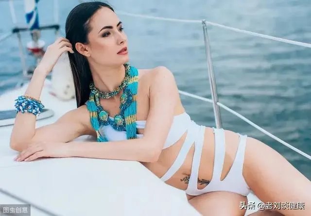 谁手机里有美女美景图片，能不能分享让大家看看？