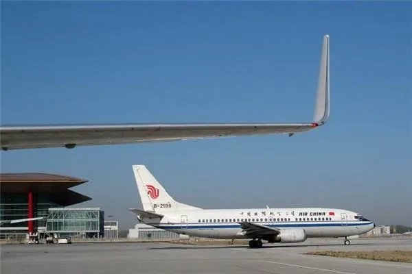 国航大幅减少香港往返北京的航班，还有哪些方法可以从香港迅速返回北京？