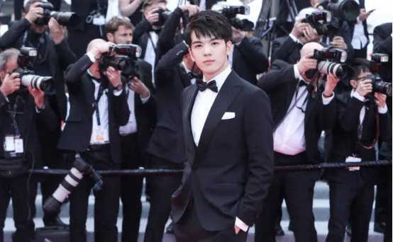 仝卓学历被撤销，继父被撤职，仝卓是如何将一手好牌打的稀巴烂的？