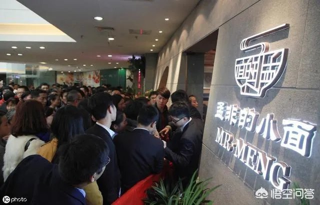 一线明星开餐饮店,为何总是好景不长?