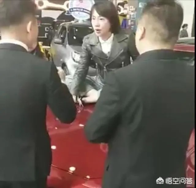 奔驰再发声明：暂停西安女车主维权事件涉事4S店的销售运营，并对其经营合规性展开调查，你怎么看？