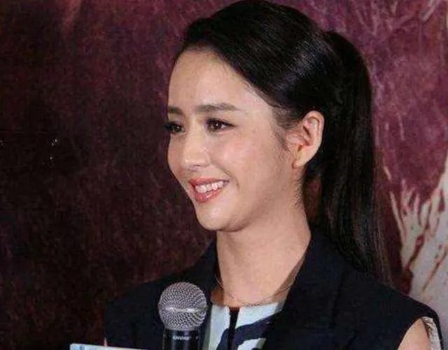 为什么说即使掉双下巴，佟丽娅也比李湘大S霍思燕漂亮？