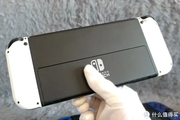 瞎摸瞎玩 篇二十八：来了来了，OLED来了——任天堂Switch OLED版本开箱与简单对比